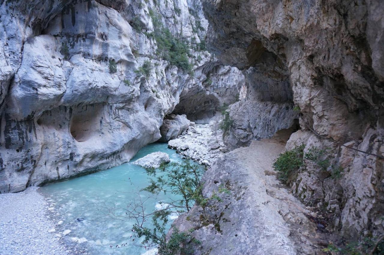 Le Romarin-Topdestination-Aups Luaran gambar